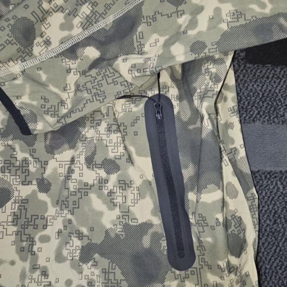 Nike Tech Woven‎ Digital Camo Windbreaker xxl - Picture 3 of 4